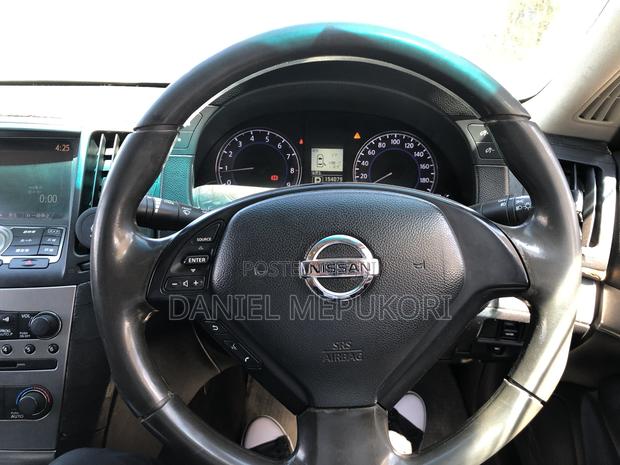 Nissan Skyline 2011 White