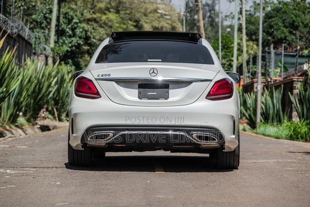 Mercedes-Benz C200 2019 Pearl