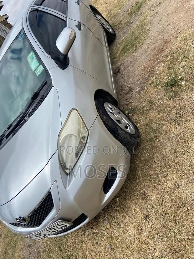 Toyota Belta 2011 Silver