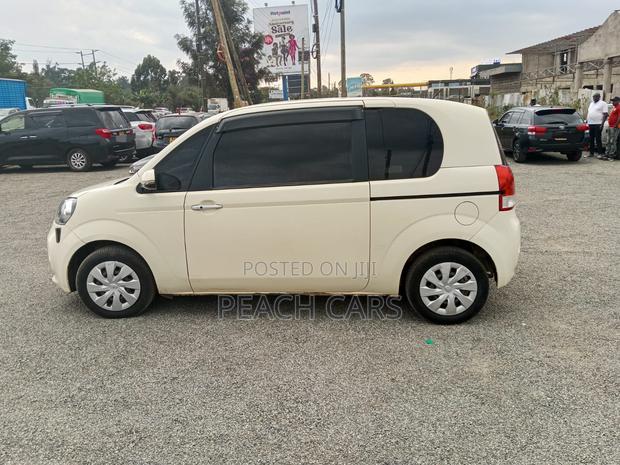Toyota Porte 2018 Pearl