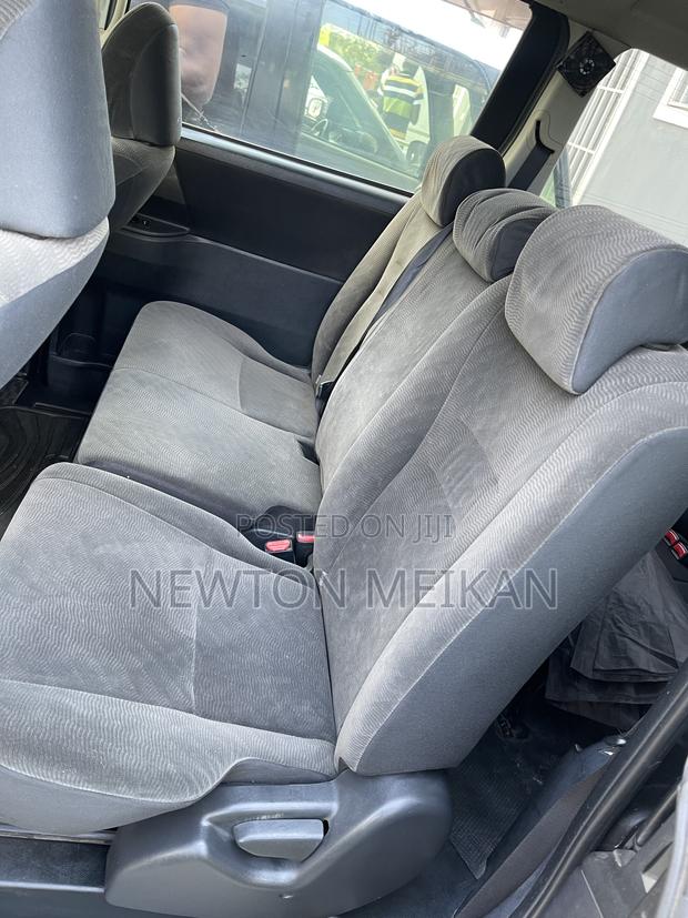 Toyota Noah 2013 Gray