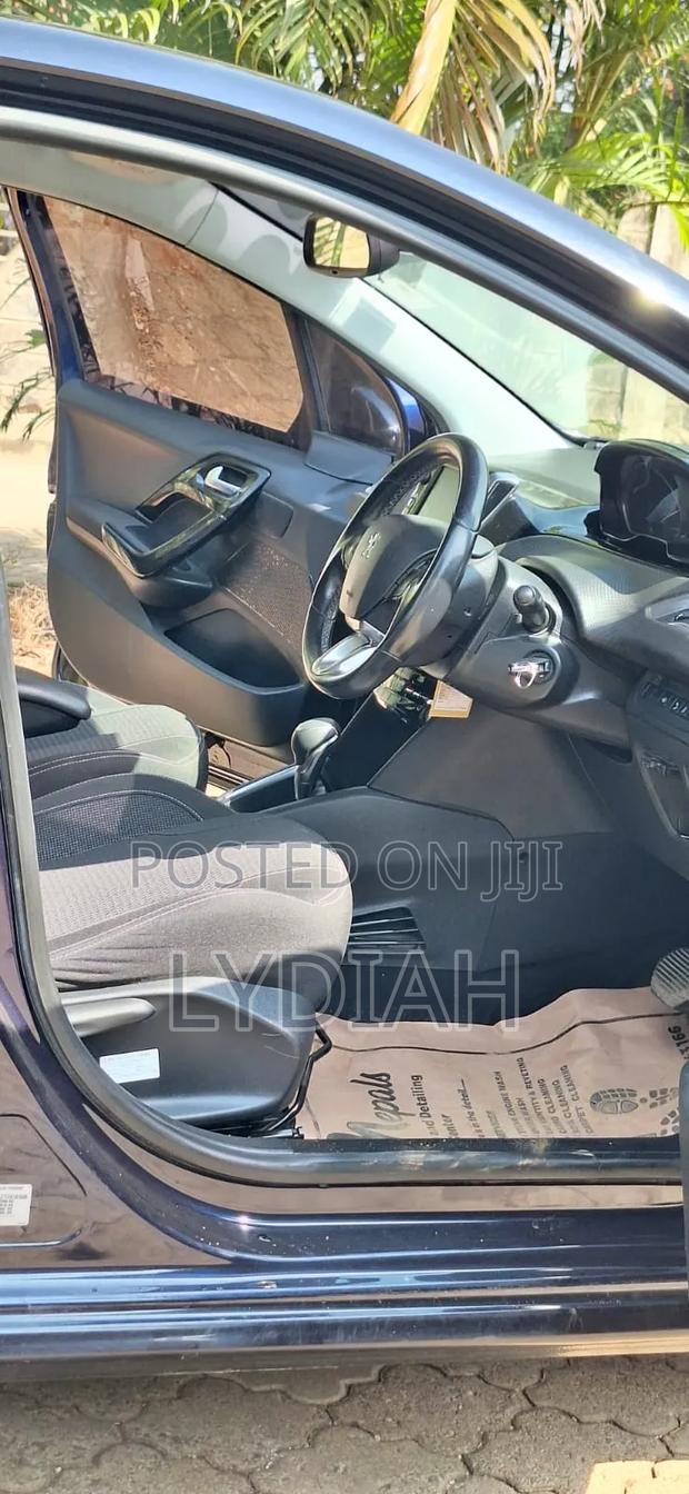 Peugeot 2008 2017 Blue
