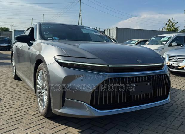 Toyota Crown Platinum AWD 2024 Gray