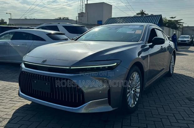 Toyota Crown Platinum AWD 2024 Gray