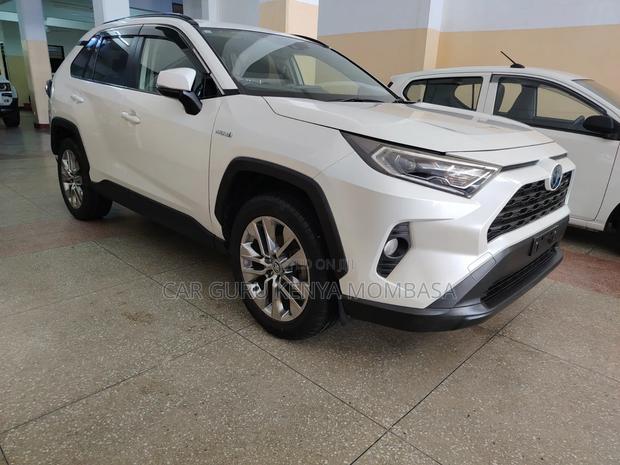 Toyota RAV4 2019 White