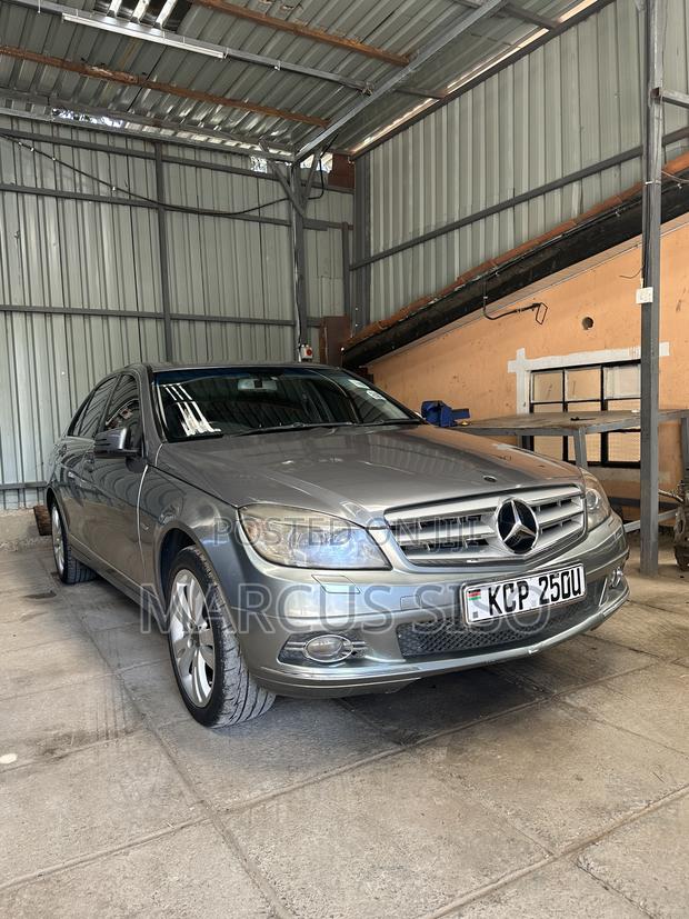 Mercedes-Benz C200 2010 Gray