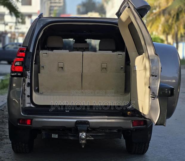 Toyota Land Cruiser Prado 2018 Gold