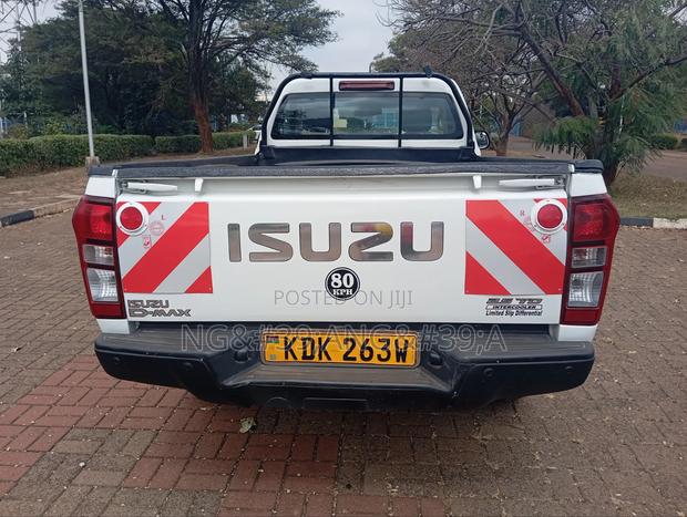 Isuzu D-MAX 2022 White