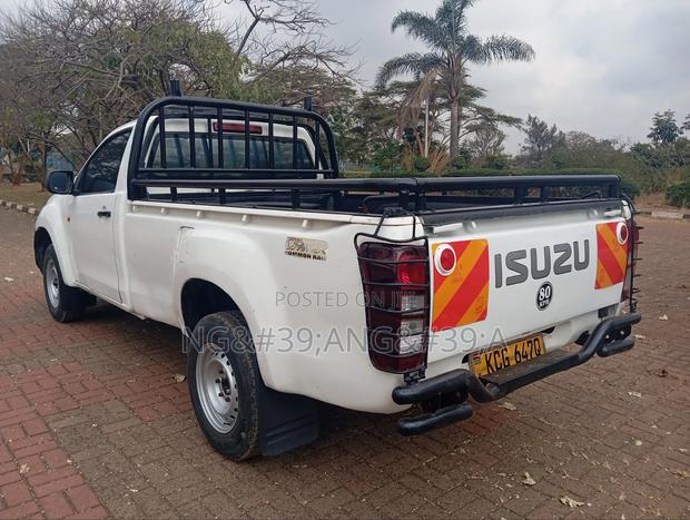 Isuzu D-MAX 2015 White