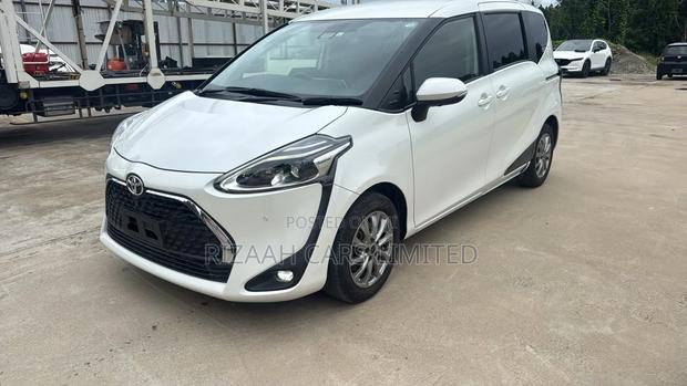 Toyota Sienta 2020 White