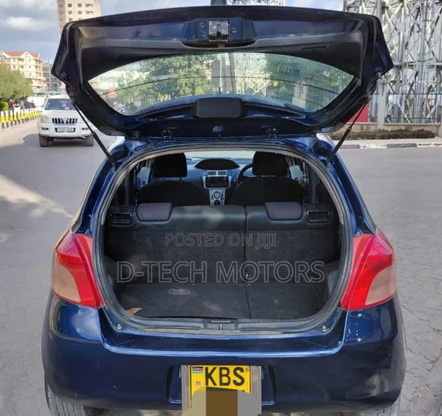 Toyota Vitz 2005 Blue