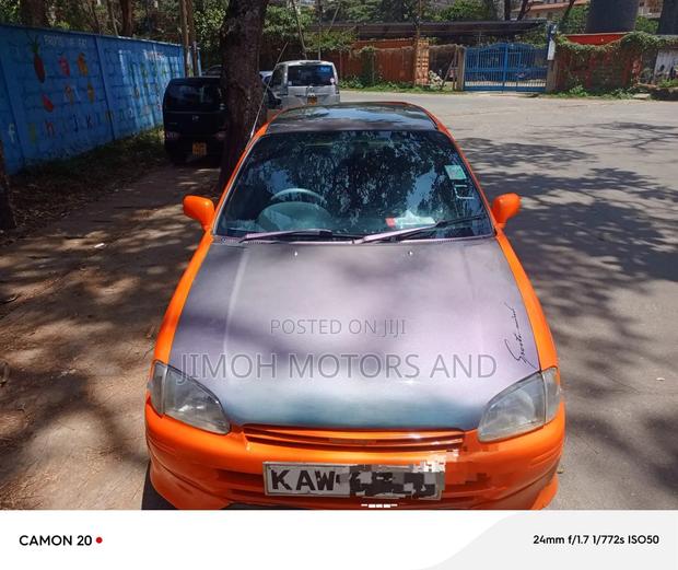 Toyota Starlet 1999 Orange