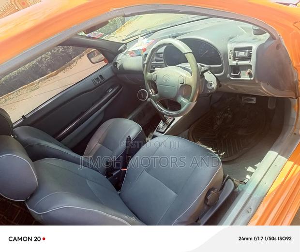 Toyota Starlet 1999 Orange