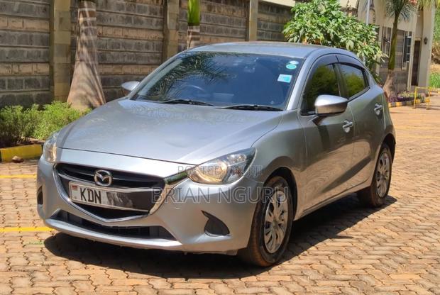 Mazda Demio 2016 Silver