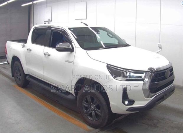 Toyota Hilux 2021 Pearl