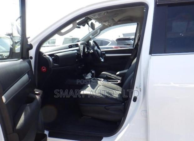 Toyota Hilux 2021 Pearl