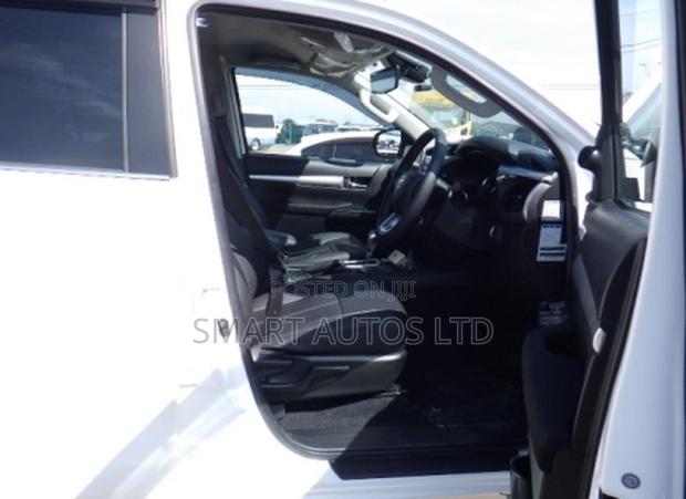 Toyota Hilux 2021 Pearl