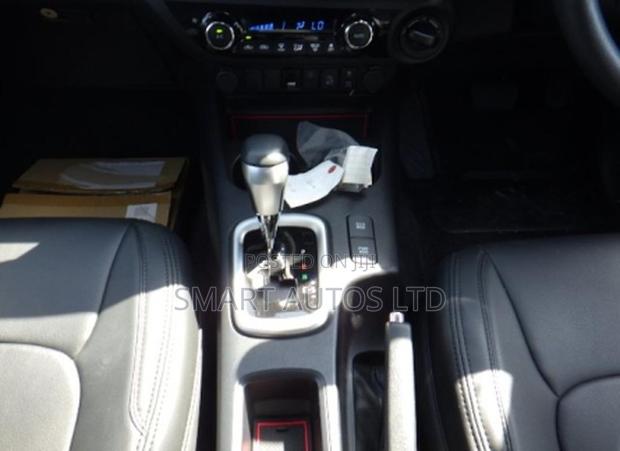 Toyota Hilux 2021 Pearl
