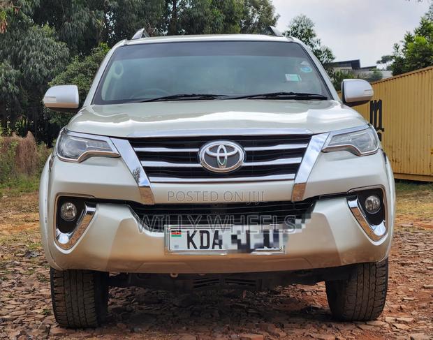 Toyota Fortuner 2012 Brown