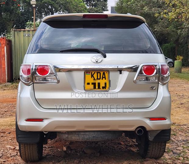 Toyota Fortuner 2012 Brown