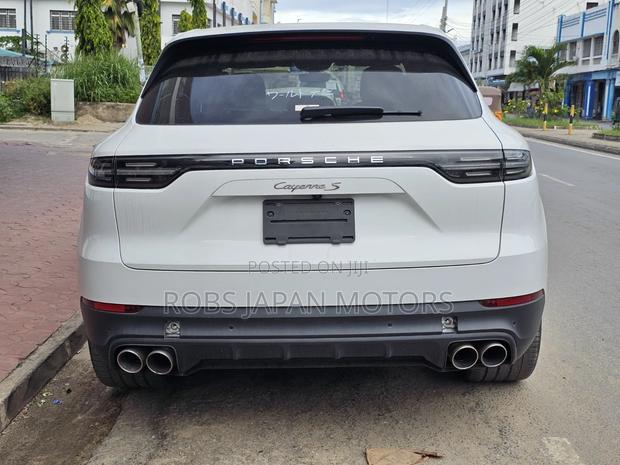 Porsche Cayenne S AWD 2019 Pearl