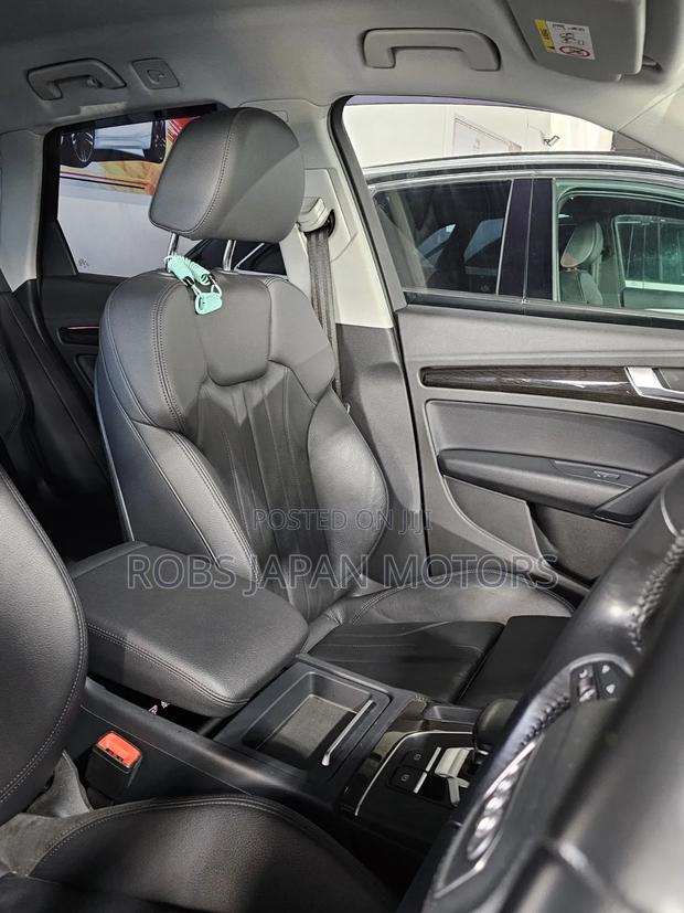 Audi Q5 2.0T Premium AWD quattro 2019 Burgundy