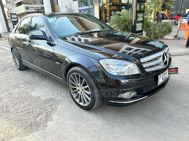 Mercedes-Benz C200 2009 Black