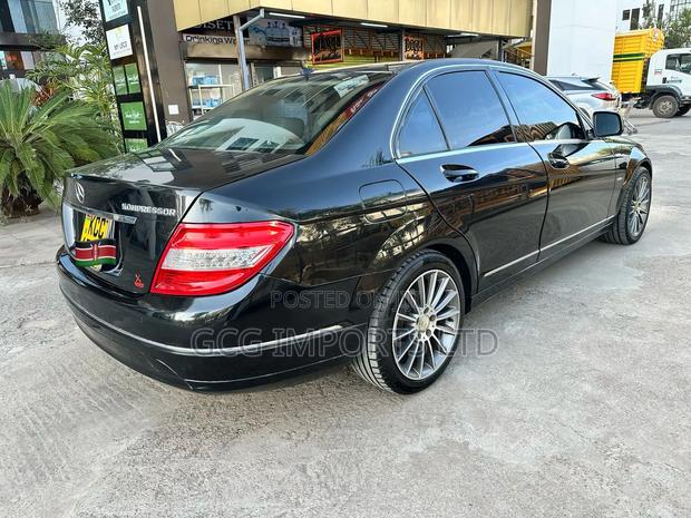Mercedes-Benz C200 2009 Black