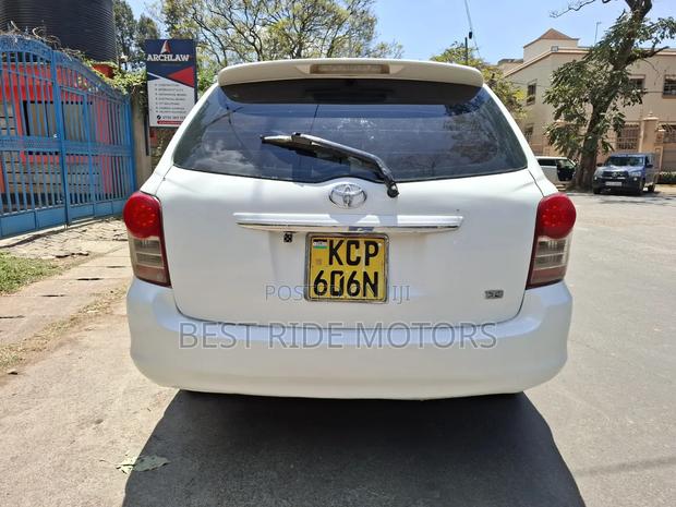 Toyota Corolla Fielder 2010 White