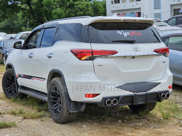 Toyota Fortuner 2019 White