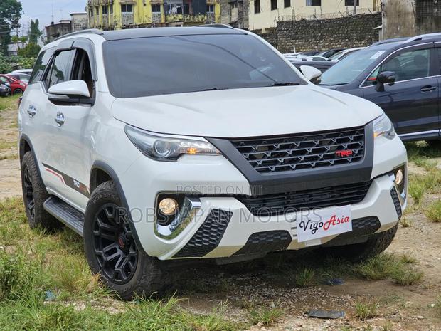 Toyota Fortuner 2019 White