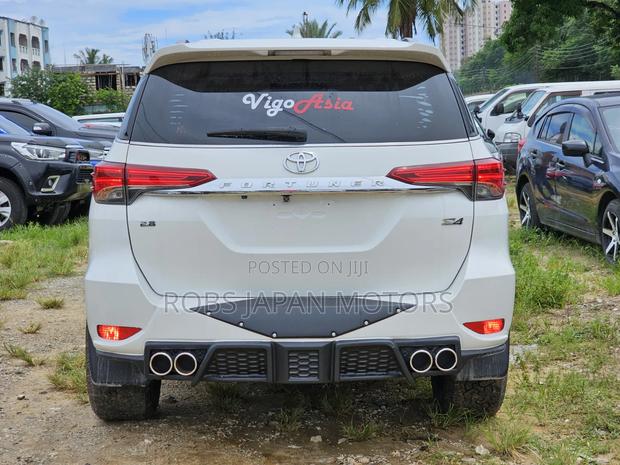 Toyota Fortuner 2019 White
