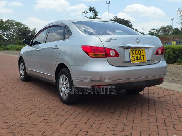 Nissan Bluebird 2011 Silver