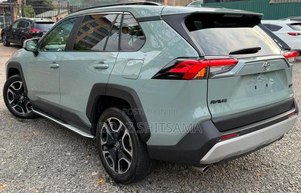 Toyota RAV4 2020 Green