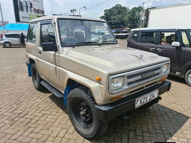 Daihatsu Rocky Wagon 1989 Beige