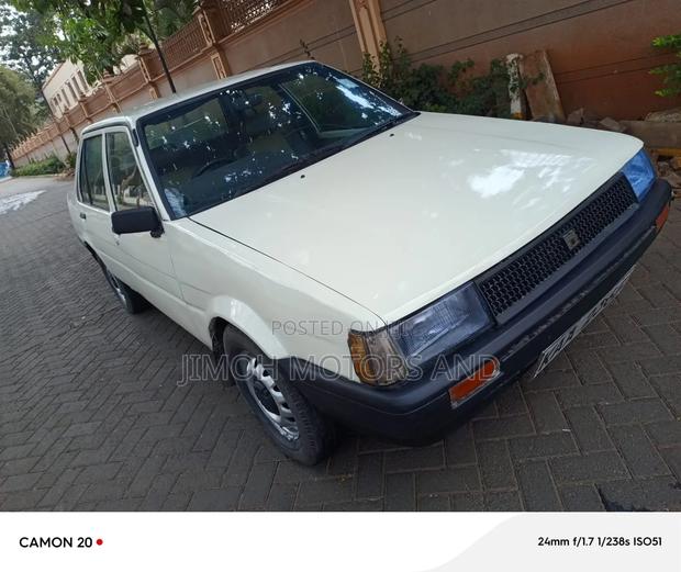 Toyota Corolla 1993 White