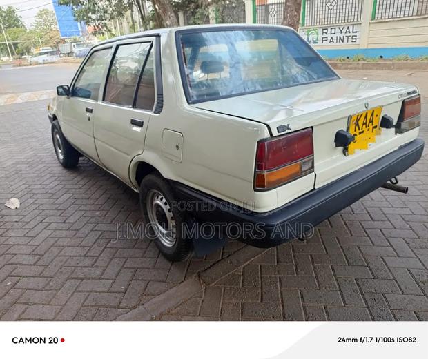 Toyota Corolla 1993 White