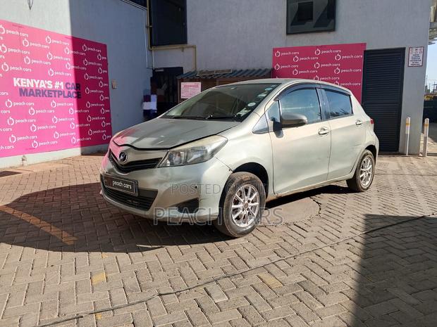 Toyota Vitz 2012 Green