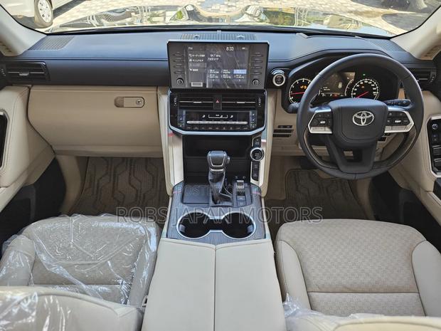Toyota Land Cruiser 2024 Black