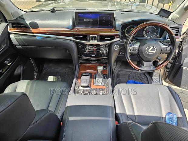 Lexus LX 2019 Gold