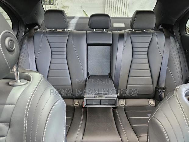Mercedes-Benz E200 2019 Off white