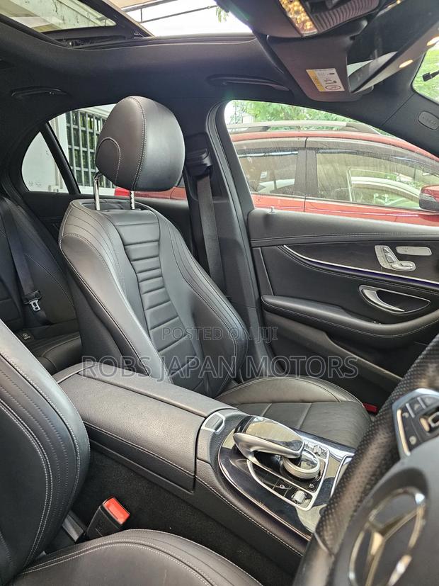 Mercedes-Benz E200 2019 Off white