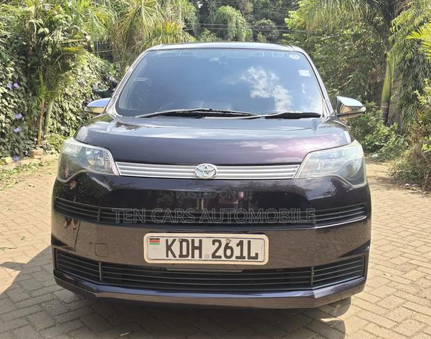 Toyota Spade 2015 Maroon
