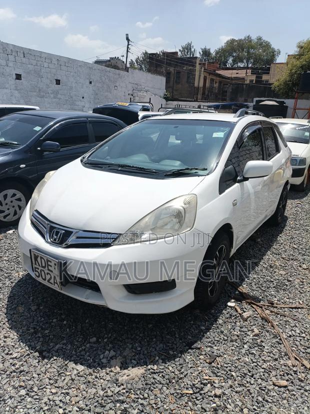 Honda Fit Shuttle 2014 White