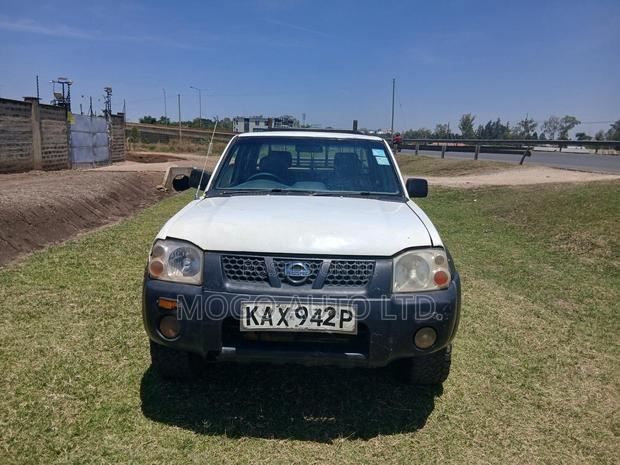 Nissan Hardbody 2000i 2006 White