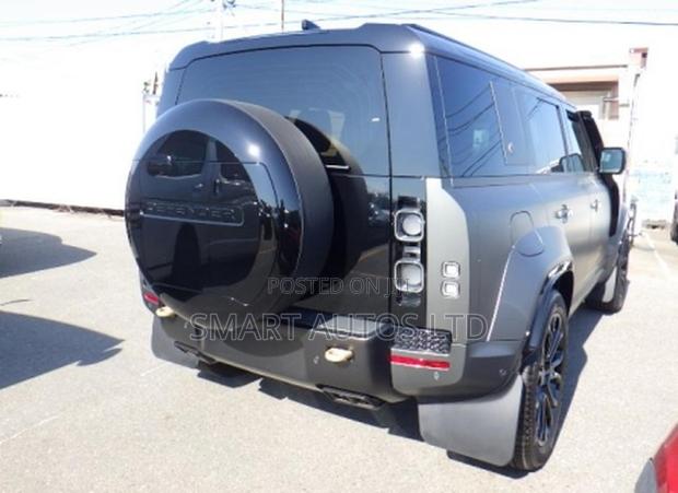 Land Rover Defender 110 P635 OCTA 2025 Gray