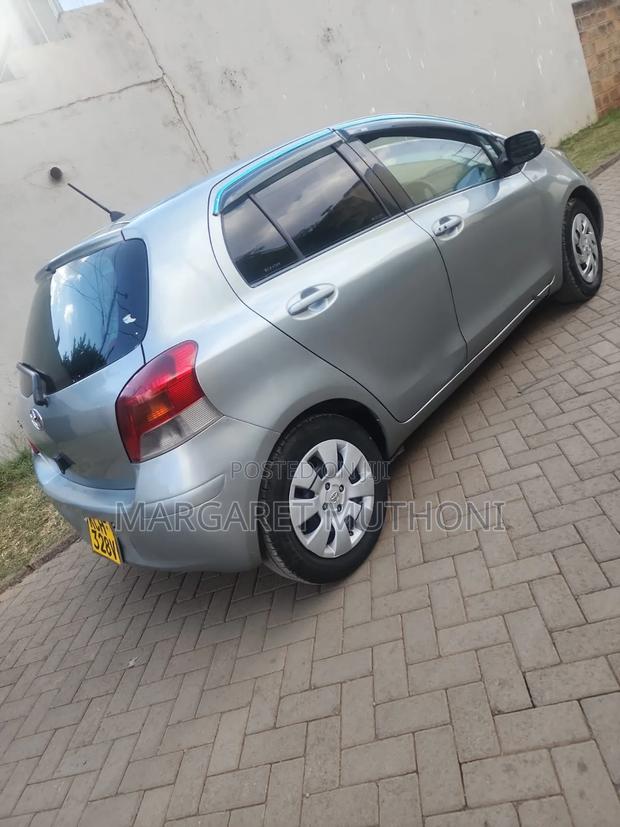 Toyota Vitz 2009 Gray