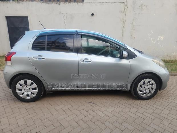Toyota Vitz 2009 Gray