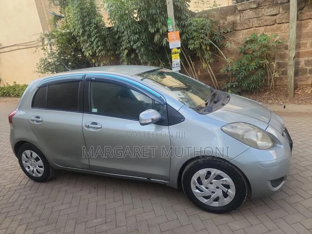Toyota Vitz 2009 Gray
