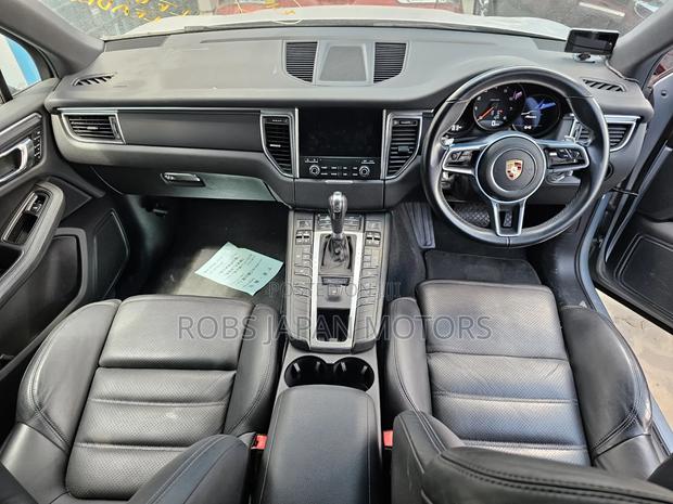 Porsche Macan 2018 Silver